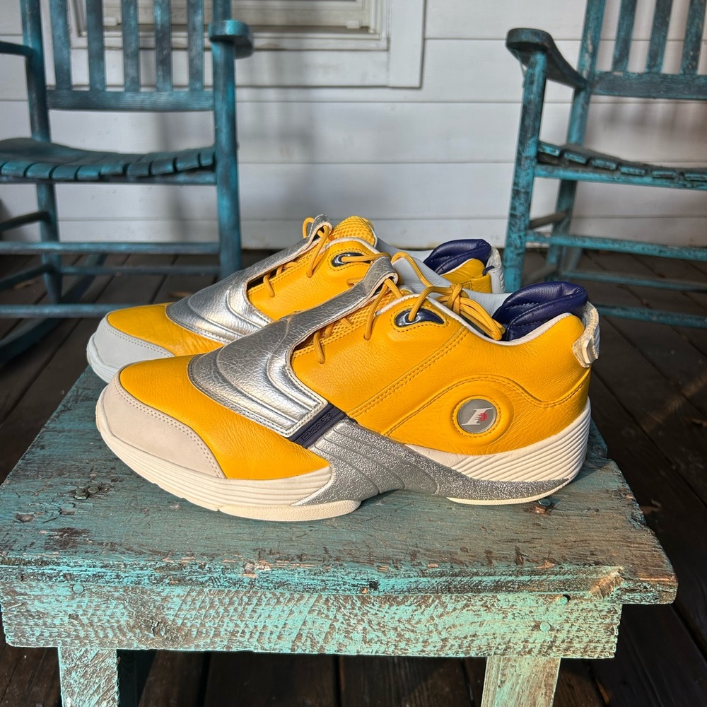 SOLD Eric Emanuel x Reebok Answer 5 ‘Track Gold’ 2019
